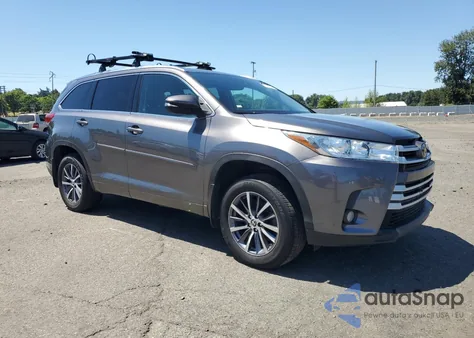 2018 Toyota Highlander Se из США, поврежденный, VIN 5TDJZRFH8JS533935